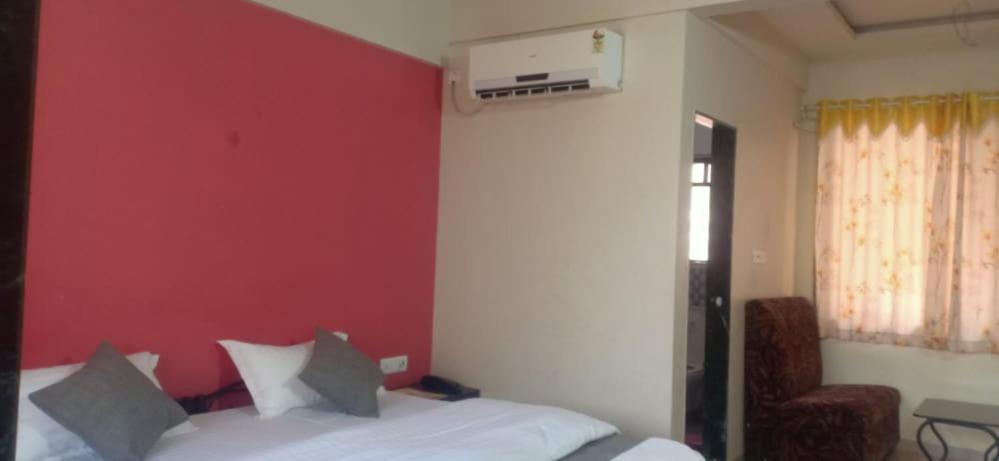 Hotel Rajendra Chinchani Exterior foto
